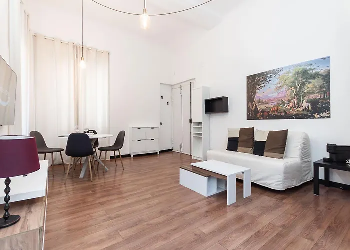 Apartment 300 Meters From The Aquarium And San Giorno Metro, Self Checkin And Fast Internet *