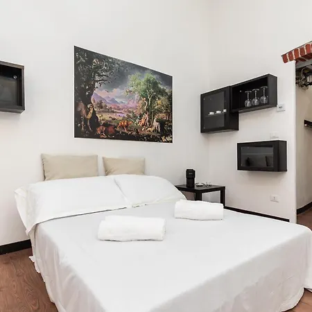 300 Meters From The Aquarium And San Giorno Metro, Self Checkin And Fast Internet Apartment