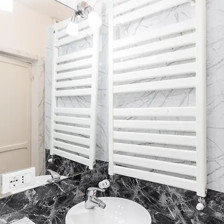 Appartement Cozy Apartment, 300 Meters From The Aquarium And San Giorno Metro Genua