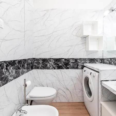 300 Meters From The Aquarium And San Giorno Metro, Self Checkin And Fast Internet Apartment