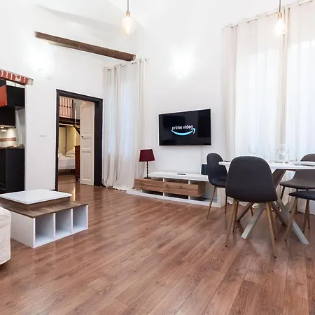 300 Meters From The Aquarium And San Giorno Metro, Self Checkin And Fast Internet * Genoa