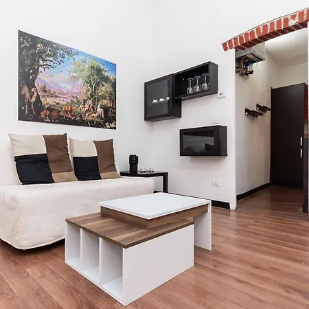 Apartment Cozy Apartment, 300 Meters From The Aquarium And San Giorno Metro Genoa