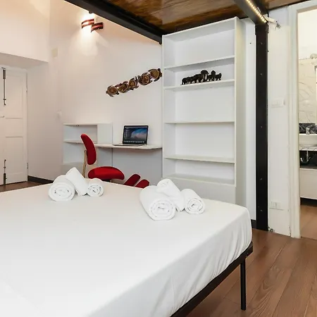 300 Meters From The Aquarium And San Giorno Metro, Self Checkin And Fast Internet Apartment