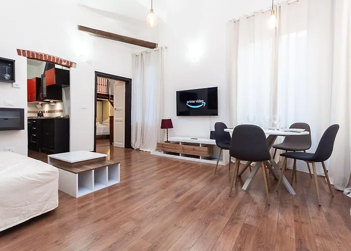 300 Meters From The Aquarium And San Giorno Metro, Self Checkin And Fast Internet * Genoa